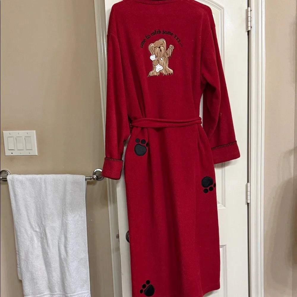 Red Embroidered Robe - Picture 7 of 10